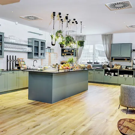 Koenigswieser Hof Hotel *