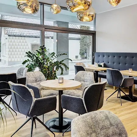 Szálloda Koenigswieser Hof *