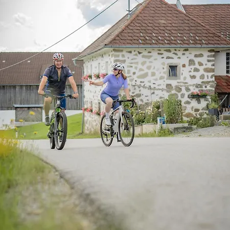 Szálloda Koenigswieser Hof *